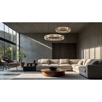 Demonstration of the use of multiple chandeliers Prismatic in the interior